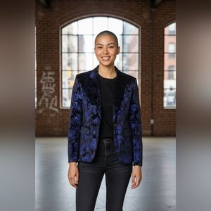 Elegant Women's Black and Blue Blazer